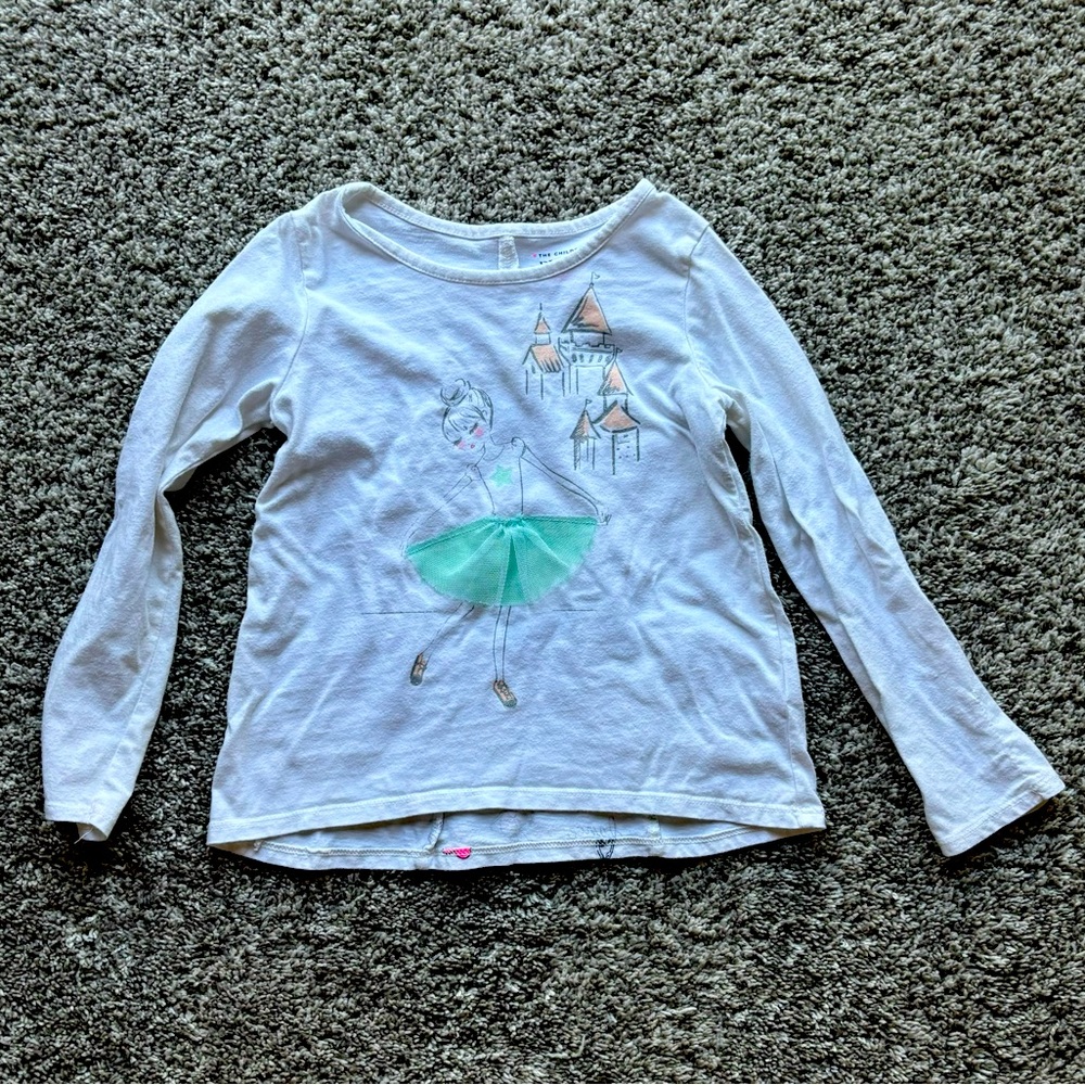 Children’s Place long sleeved t shirt Sz 5T